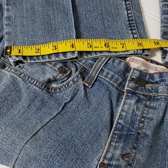 Vintage womens Levi's With Pleat Down The Front - Picture 4 of 6